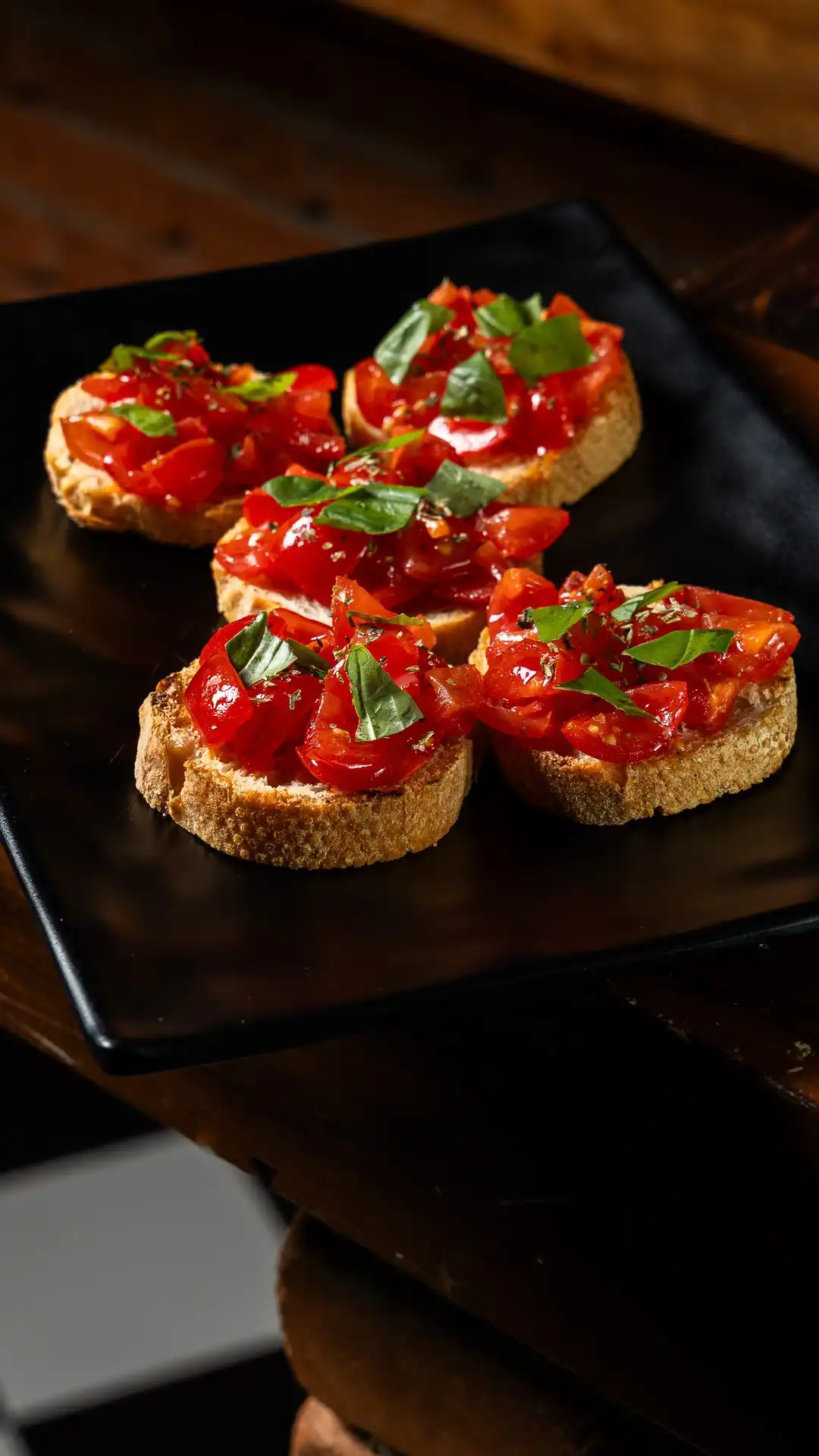 Bruschette con pomodorino fresco