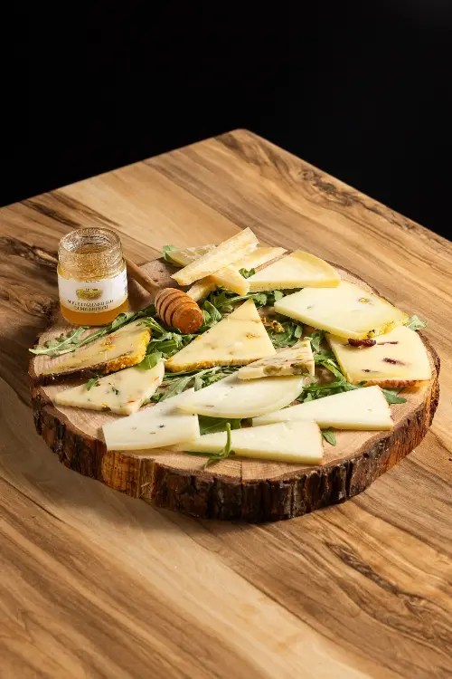Tagliere di formaggi misto