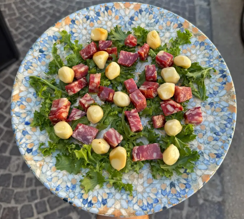 SALAME SOTT'OLIO CON PROVOLINE AFFUMICATE