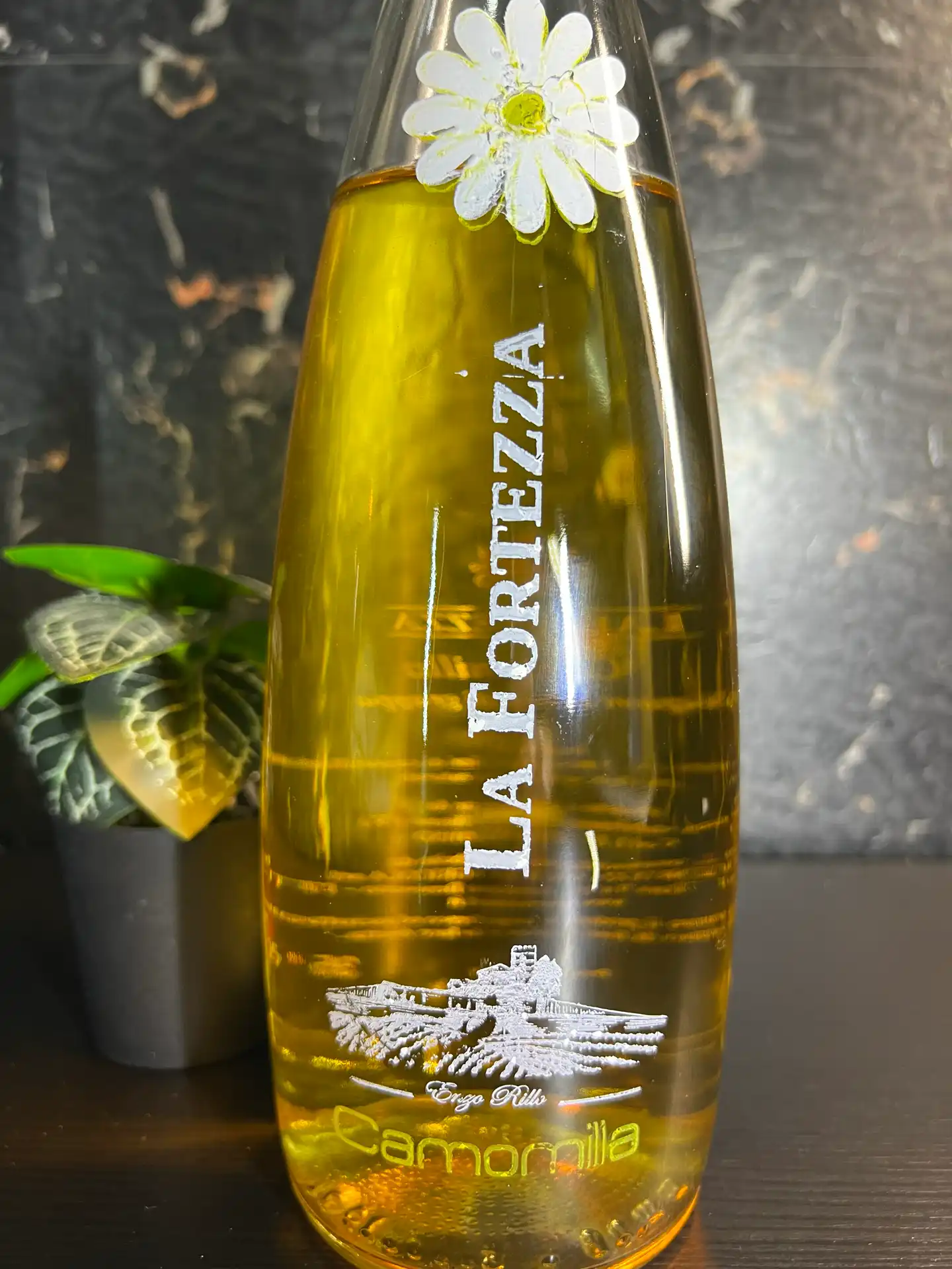 Grappa barricata Fior di Camomilla