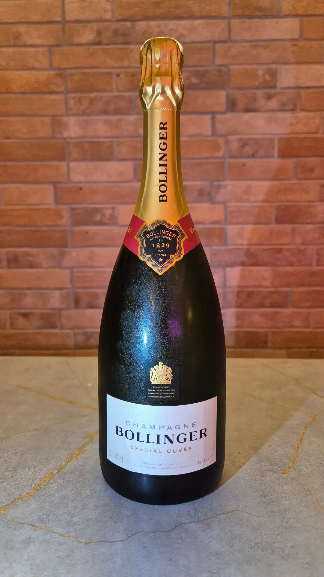 CHAMPAGNE BOLLINGER